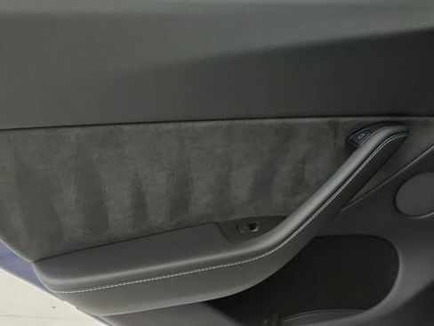 Used 2025 Tesla Model Y Long Range RWD image 60