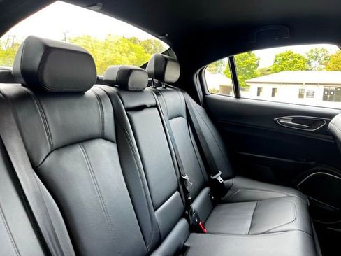 Used 2022 Alfa Romeo Giulia Sprint image 24