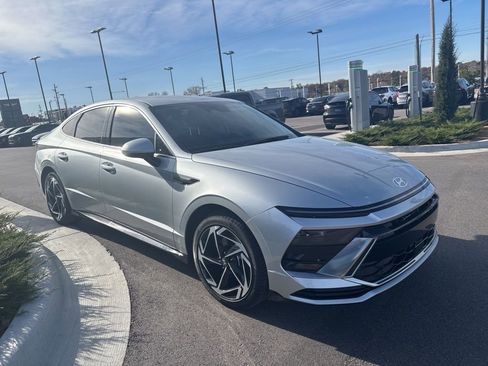 New 2026 Hyundai Sonata SEL FWD image 3
