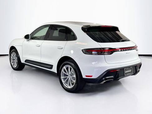 Used 2025 Porsche Macan image 3