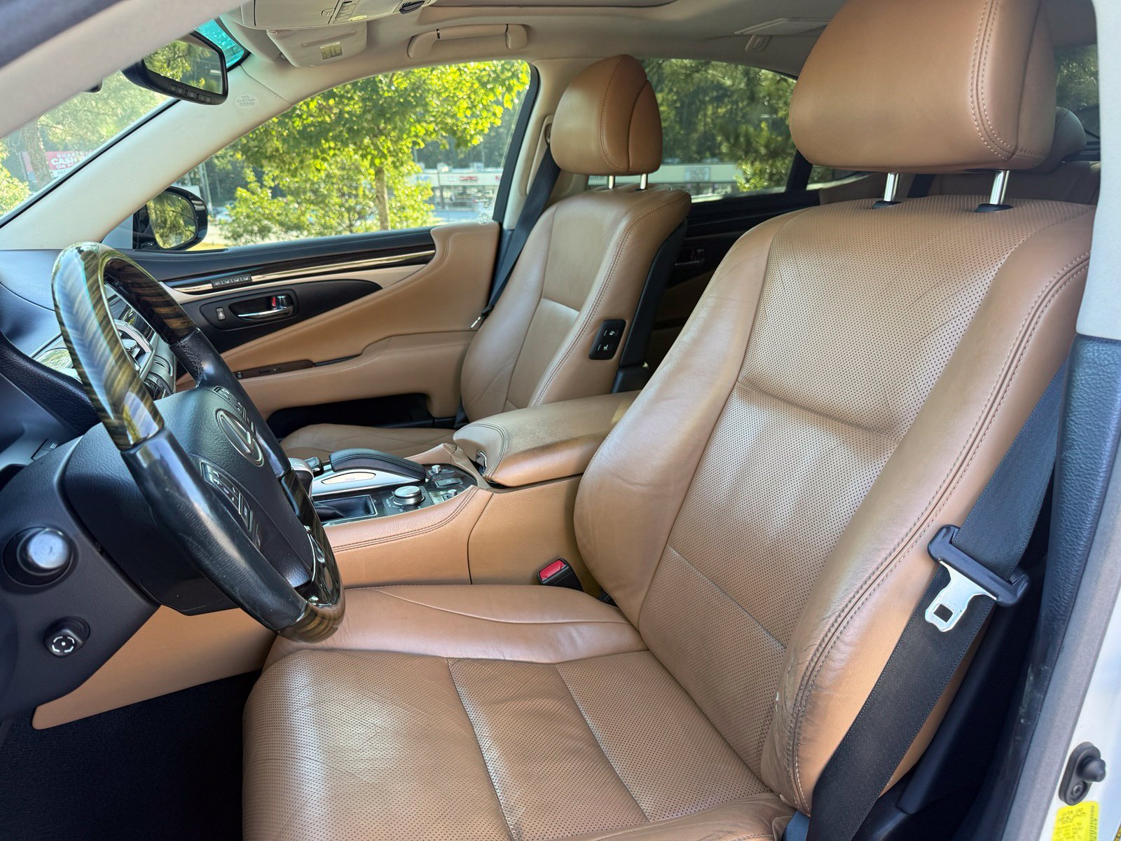 Used 2017 Lexus LS 460 w/ Comfort Package RWD image 37