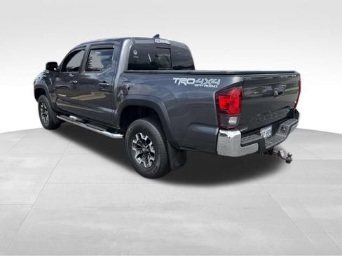 Used 2019 Toyota Tacoma TRD Off-Road AWD/4WD image 10