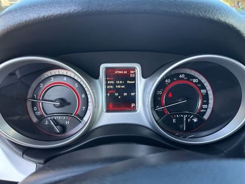 Used 2018 Dodge Journey SE image 26