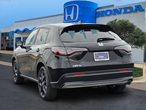 Used 2023 Honda HR-V Sport image 4