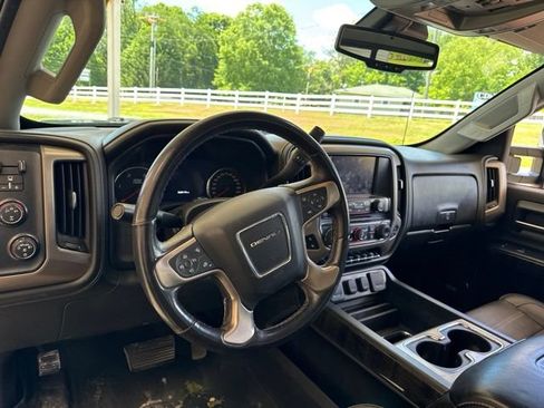 Used 2016 GMC Sierra 2500 Denali w/ Duramax Plus Package AWD/4WD image 10