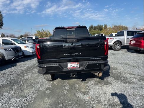 Used 2024 GMC Sierra 2500 Denali Ultimate image 8