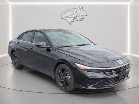 Used 2026 Hyundai Elantra SEL Sport FWD image 9
