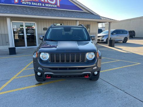 Used 2019 Jeep Renegade Trailhawk w/ UConnect 8.4 Nav Group image 2