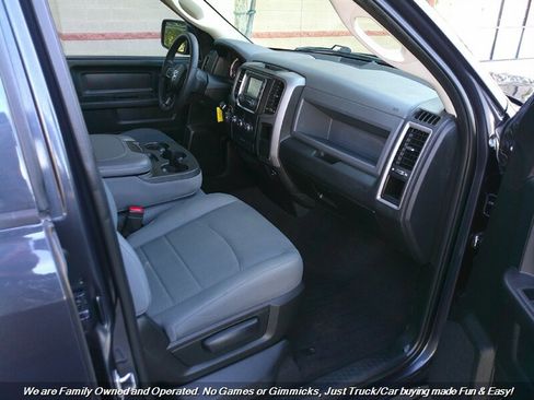 Used 2017 RAM 1500 Express image 31