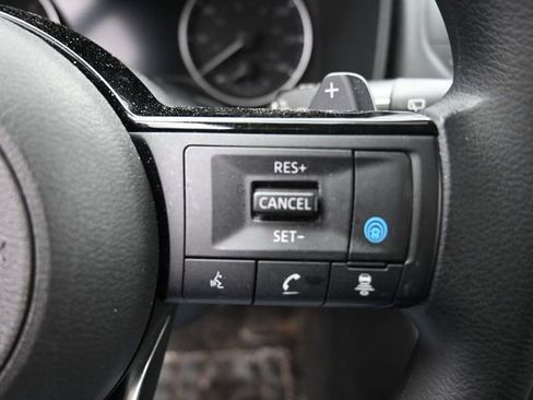Used 2023 Nissan Rogue SV image 18