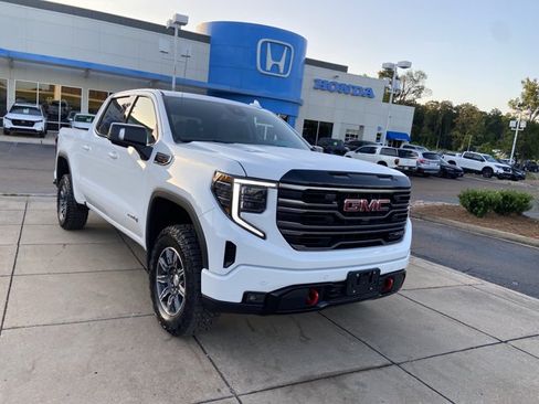 Used 2025 GMC Sierra 1500 AT4 AWD/4WD image 2