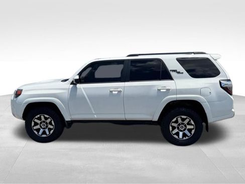 Used 2020 Toyota 4Runner TRD Off-Road AWD/4WD image 2