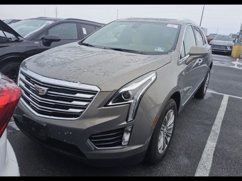 Used 2017 Cadillac XT5 Luxury w/ Driver Awareness Package image 3