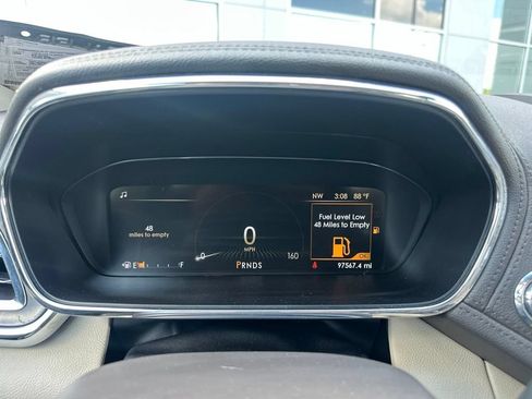 Used 2017 Lincoln Continental Select AWD/4WD image 6