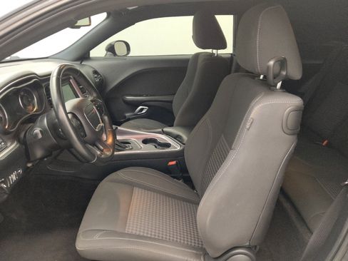 Used 2018 Dodge Challenger SXT RWD image 17