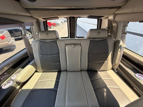 Used 2020 GMC Savana 2500 Extended w/ Enhanced Convenience Package image 41
