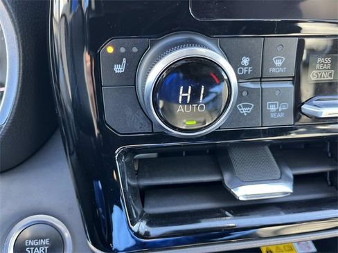 Used 2024 Toyota Highlander LE image 39