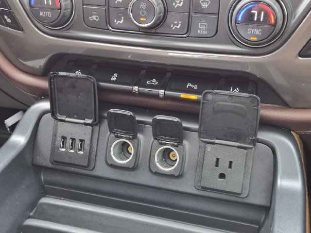 Used 2015 Chevrolet Silverado 1500 High Country AWD/4WD image 30
