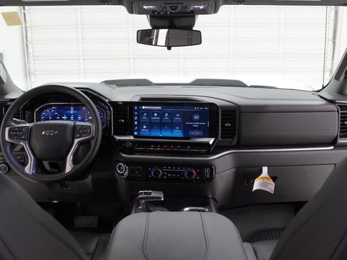 Used 2025 Chevrolet Silverado 1500 LT Trail Boss w/ Convenience Package II AWD/4WD image 33