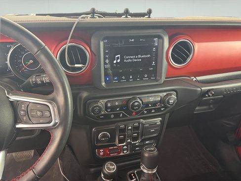 Used 2022 Jeep Wrangler Unlimited Rubicon w/ LED Lighting Group AWD/4WD image 9