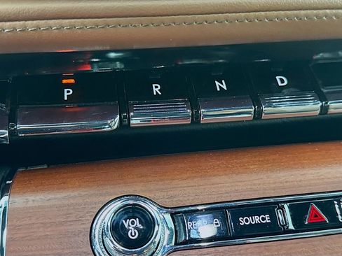 Used 2021 Lincoln Aviator Reserve w/ Equipment Group 201A image 19