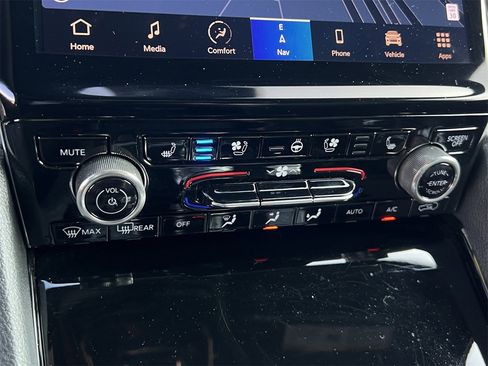 Used 2023 Jeep Grand Cherokee Overland w/ Luxury Tech Group IV image 20