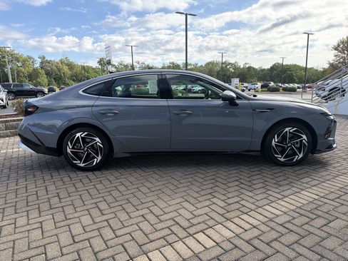 Used 2025 Hyundai Sonata SEL FWD image 6