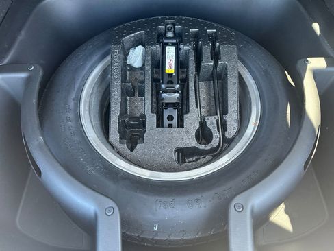 Used 2019 Jeep Grand Cherokee Limited image 36