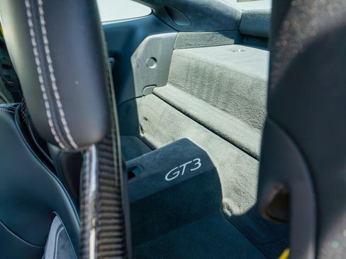 Used 2018 Porsche 911 GT3 RWD image 12