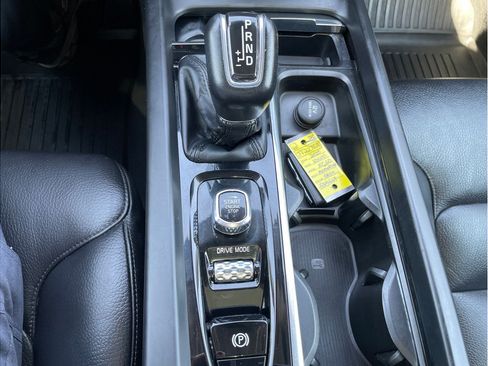 Used 2020 Volvo XC60 T6 Momentum w/ Protection Package AWD/4WD image 14