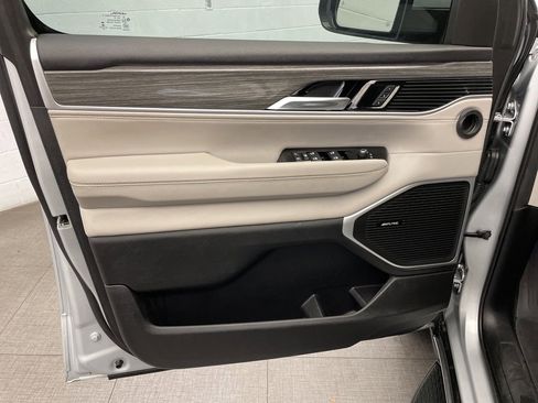 Used 2022 Jeep Wagoneer Series III image 21