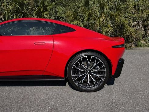 Used 2022 Aston Martin V8 Vantage Coupe RWD image 4