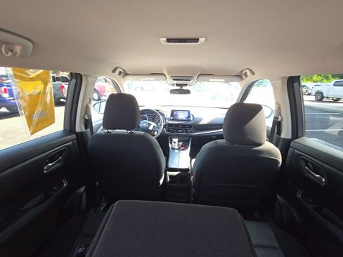 Used 2025 Nissan Rogue SV AWD/4WD image 10