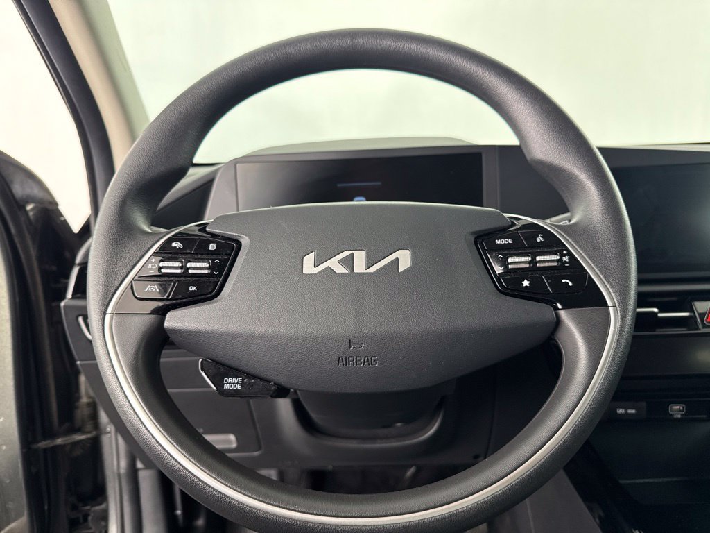 Used 2025 Kia Niro LX FWD image 44