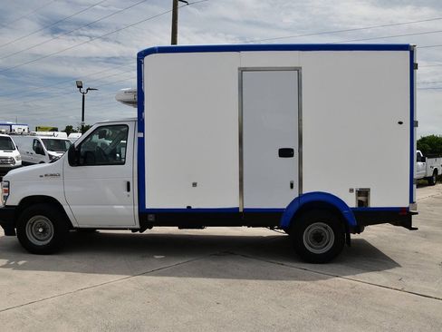 Used 2023 Ford E-350 and Econoline 350 Super Duty w/ Power Windows & Locks Group RWD image 4