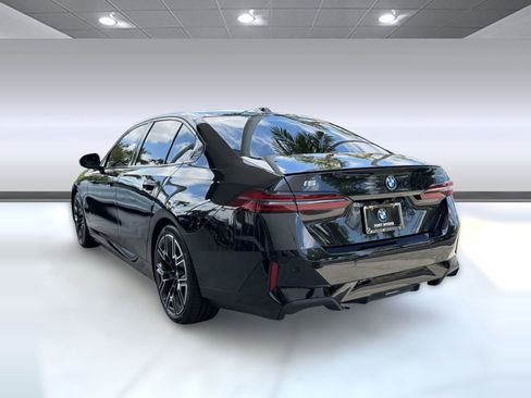 Used 2026 BMW i5 eDrive40 w/ M Sport Package RWD image 3