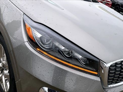Used 2019 Kia Sorento SX image 25