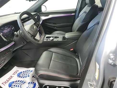 Used 2024 Jeep Wagoneer Launch Edition image 7