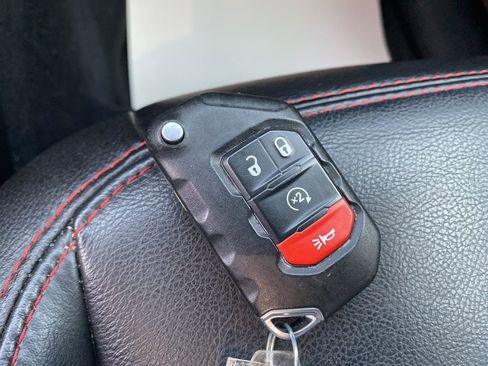 Certified 2022 Jeep Gladiator Rubicon w/ Cold Weather Group image 29