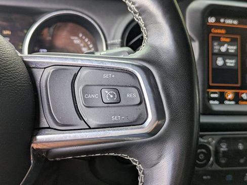 Used 2022 Jeep Wrangler Unlimited Sahara w/ Cold Weather Group AWD/4WD image 28