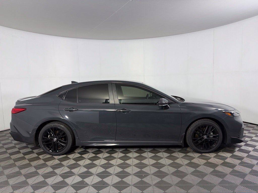 Used 2026 Toyota Camry SE FWD image 5