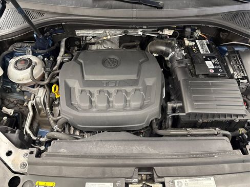 Used 2020 Volkswagen Tiguan SE w/ Panoramic Sunroof Package image 12