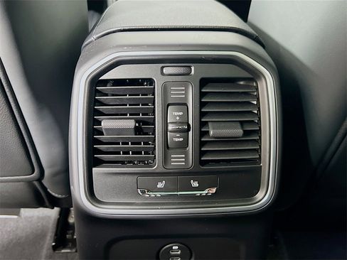 New 2026 Porsche Macan image 27