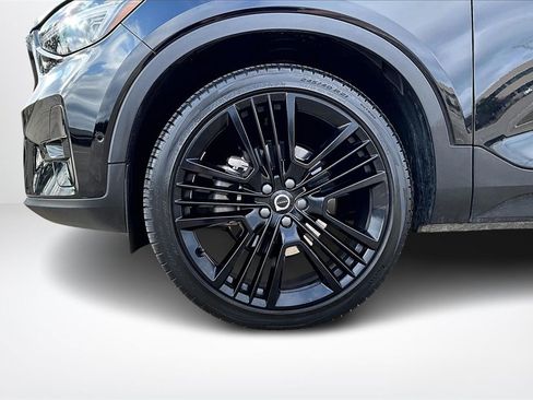 Used 2024 Volvo XC40 B5 Ultimate w/ Protection Package Premier image 30
