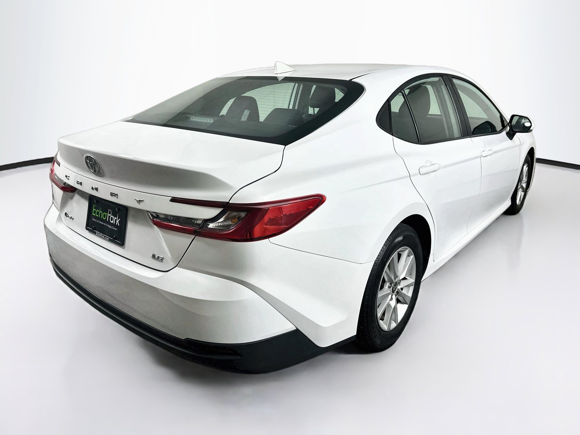 Used 2025 Toyota Camry LE FWD image 9
