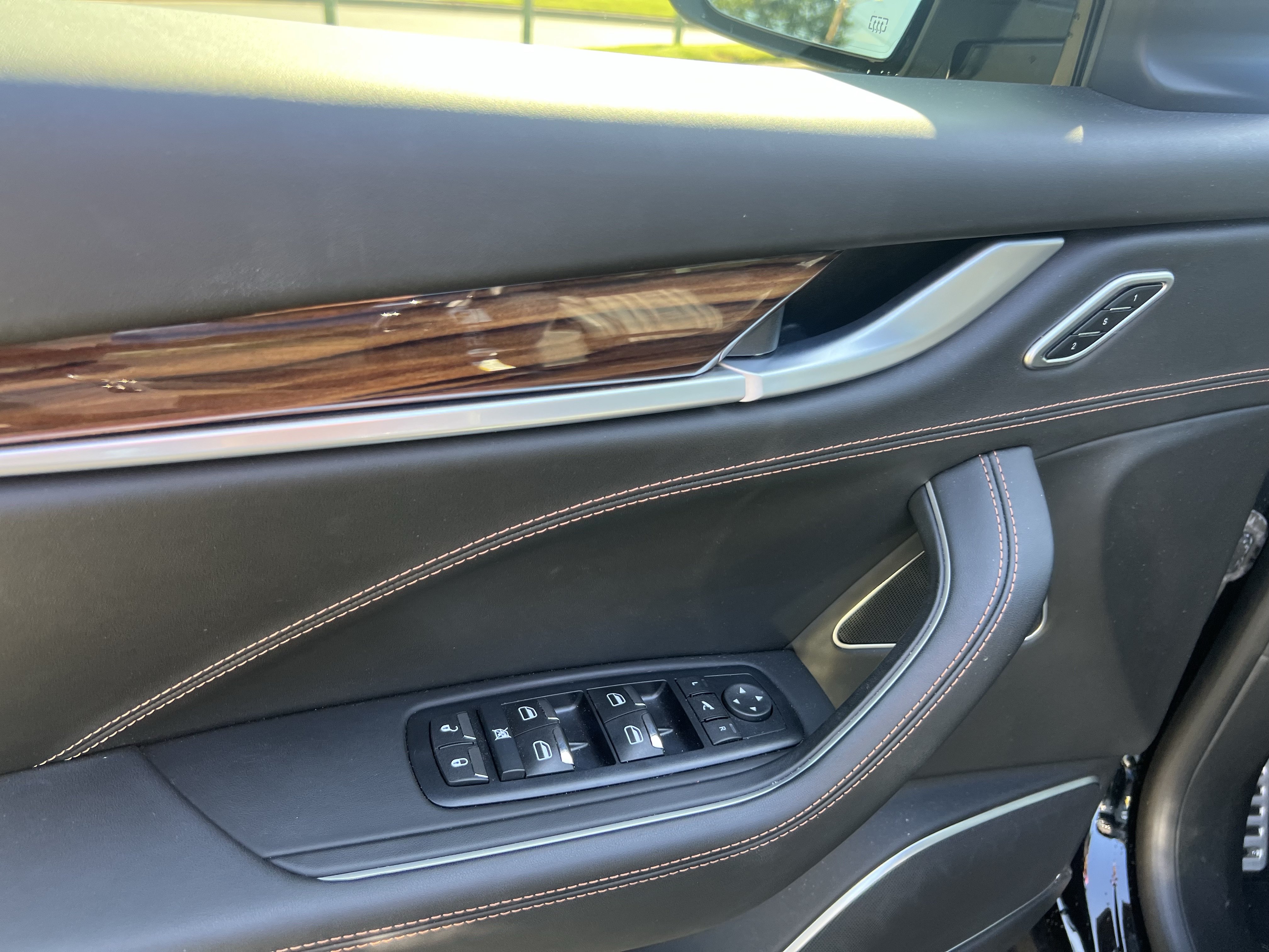 Used 2017 Maserati Levante S AWD/4WD image 15