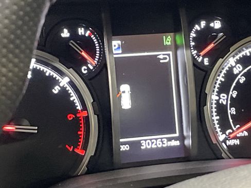 Used 2023 Toyota 4Runner Limited image 11