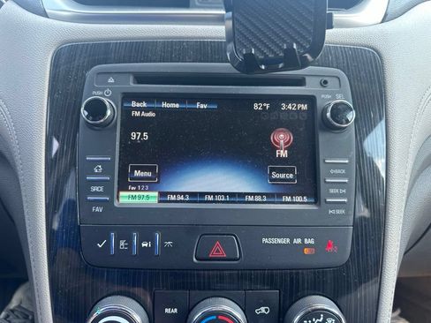 Used 2017 Chevrolet Traverse LT AWD/4WD image 8