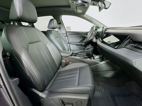 Used 2025 Audi Q6 e-tron Premium Plus w/ Premium Plus image 8