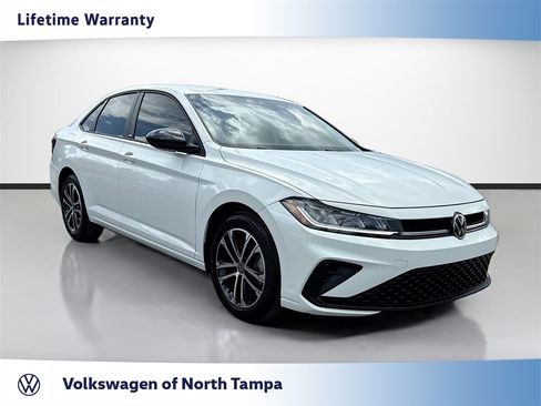 Used 2025 Volkswagen Jetta Sport FWD image 1